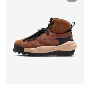 Nike Brown and Black High-Top Hiking Boots Water Prof